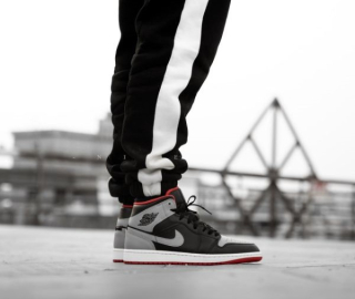 Nike Jordan 1 Mid "Black  Cement"