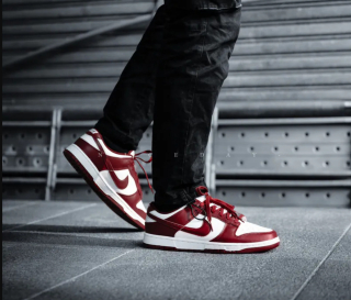 Nike Dunk Low "Team Red"