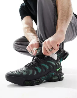 Nike Air Max Plus Drift 