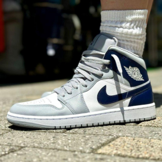 Nike Air Jordan 1 Mid "Wolf Gray Midnight Navy"